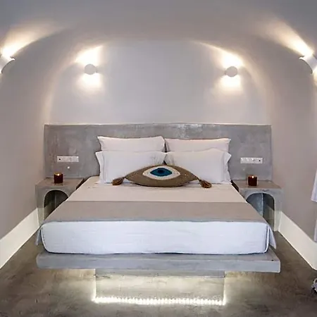 Kaleidoscope Cave 4* Oia (Santorini)
